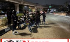 Brimob Metro Jaya Evakuasi Korban Laka di Jalur Busway Yos Sudarso, Jakut